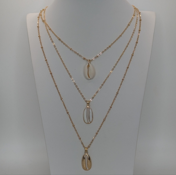 Shell Triple Strand Delicate Shiny Gold Necklace - Picture 3 of 5